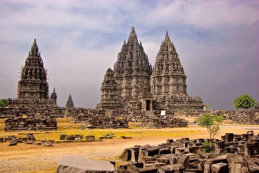 fi Indonesie Jogjakarta Hindoeistische Prambanan tempels per Becak naar het Paleis van de Sultan