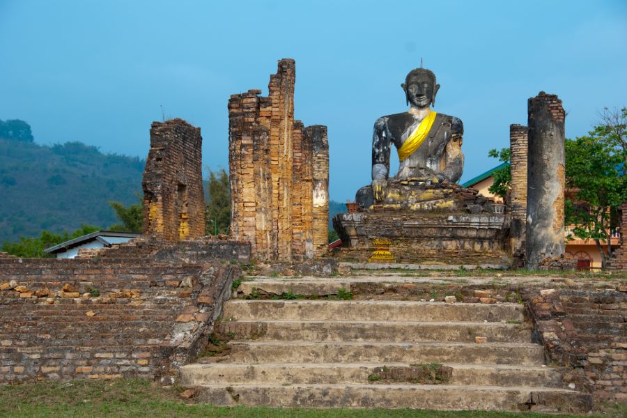 Laos Phonsavan Buddha statue