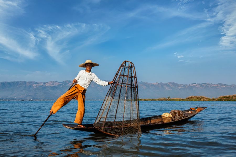 Myanmar Inle Lake Visser op bootje