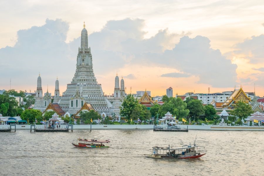 Thailand Bangkok Wat Arun bij zonsondergang