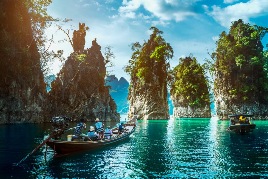 Thailand Khao Sok National Park Toeristen op bootje