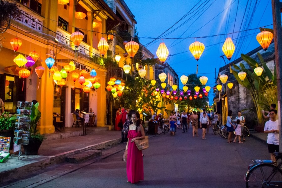 Vietnam Hoi An Vietnamees Nieuwjaar lampionnen centrum straatbeeld