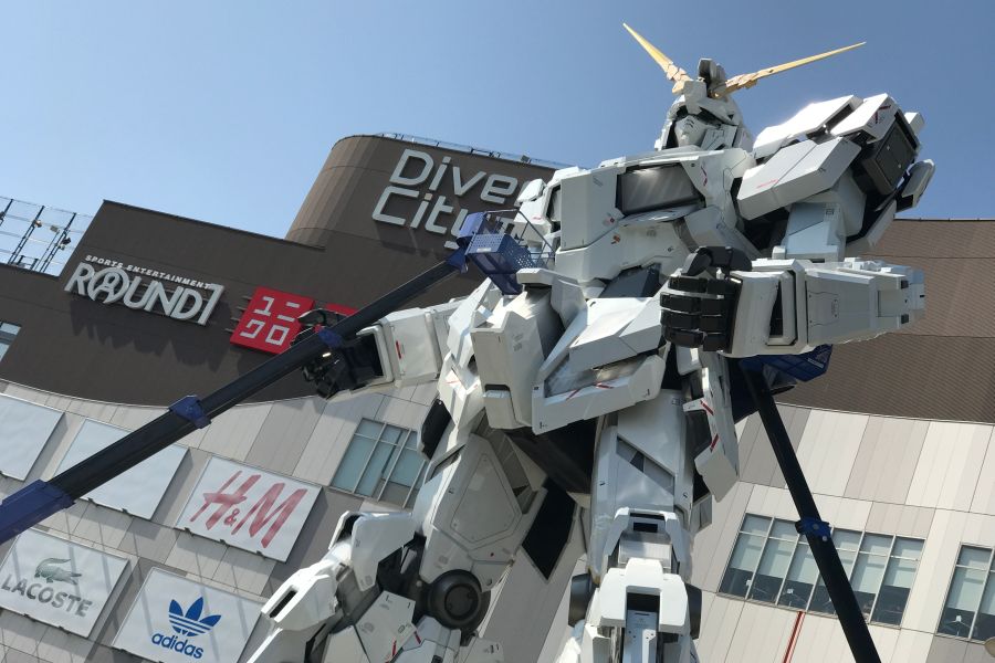 Japan Tokio Gundam voor Divers City Odaiba