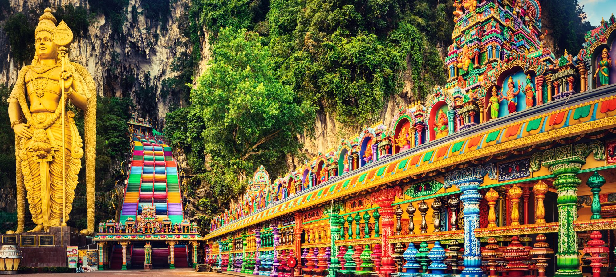 Maleisie Kuala Lumpur Batu Caves met vele kleuren