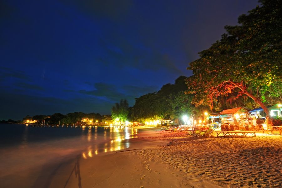 Thailand Koh Samet strand eiland by night avond sfeer uitzicht op zee
