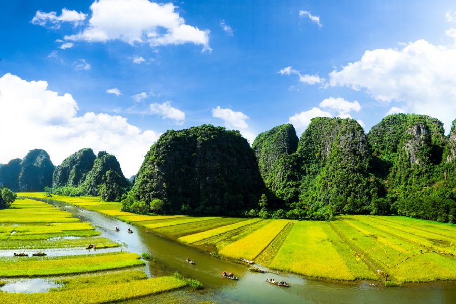 Boek de reis 'Geheimen van Ninh Binh, Halong Bay in de rijstvelden'