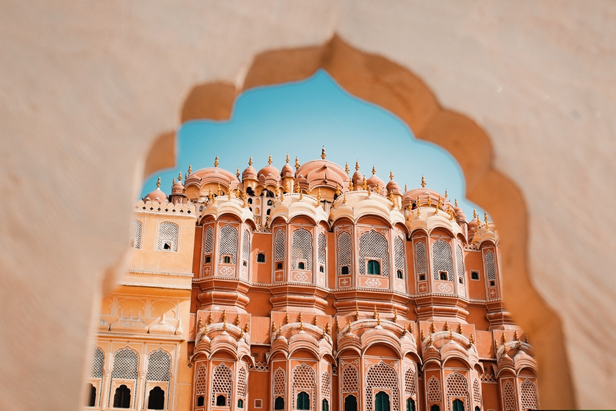 India Jaipur Hawa Mahal rode en roze zandsteen