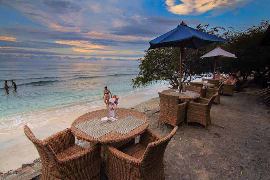 Indonesie Hotel Jambuluwuk Oceano Resort Cafe Beach View 03
