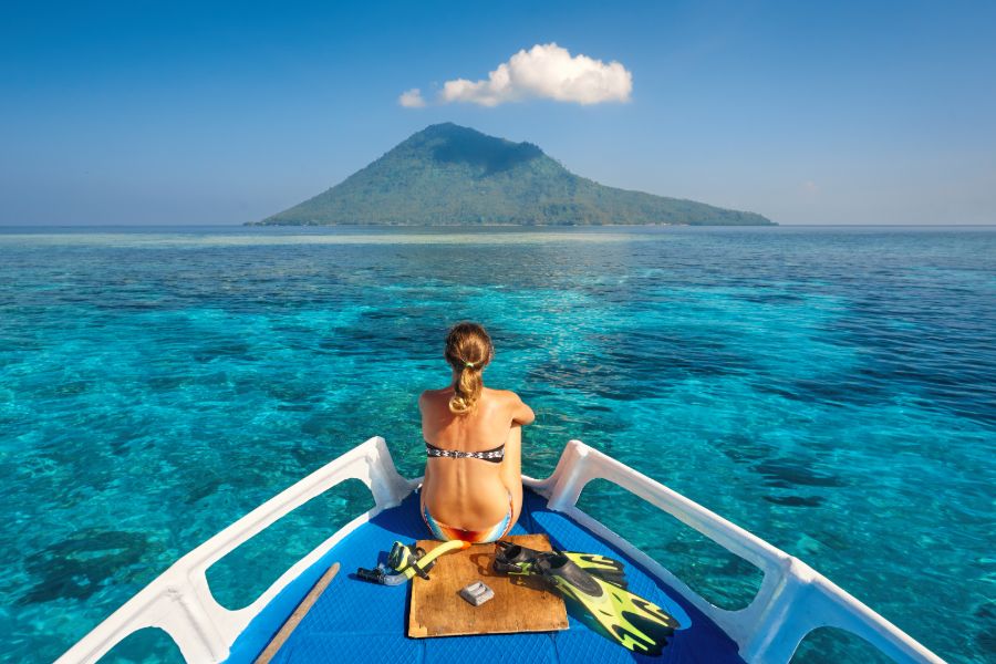 Indonesie Sulawesi Bunaken Manado Tua vulkaan toerist snorkelen duiken zee