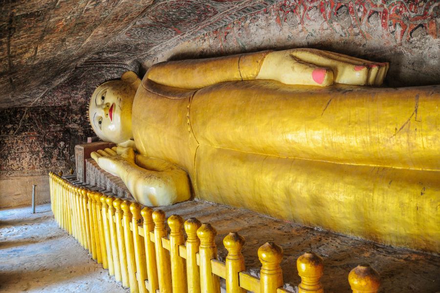 Myanmar Monywa Po Win Taung Cave tempel grot boeddha