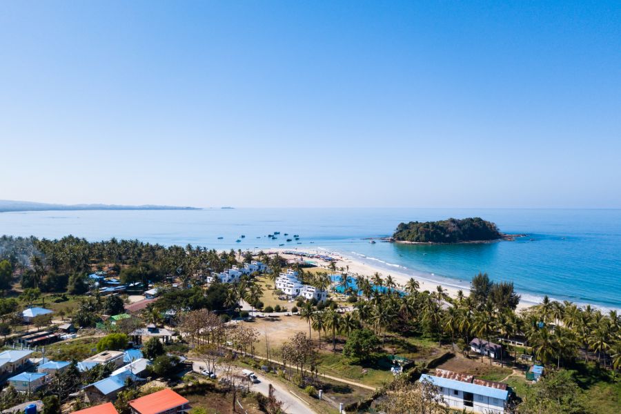 Myanmar Ngwe Saung Beach Lover Island eiland