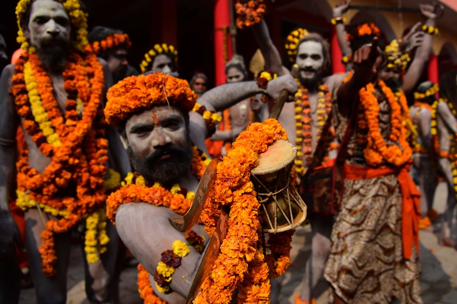 India Allahabad Sadhus taponidhi shri ceremonie
