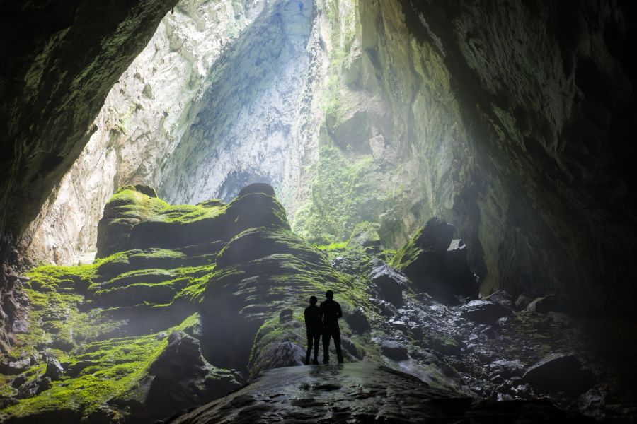 shutterstock 463416263 mystery misty cave entrance son doong cave largest cave world unesco world heritage site phong nhake bang national pa