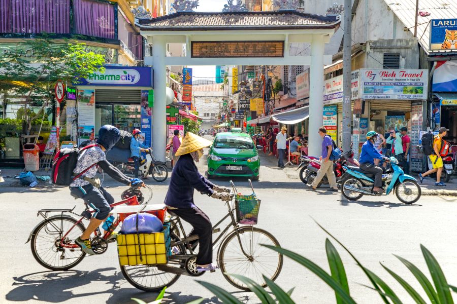 shutterstock 569235004 ho chi minh city vietnam e january 2017 street view pham ngu lao backpacker district saigon shop life tourist busy