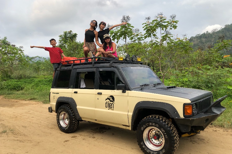 Jeep Taman Nasional Meru Betiri Sukamade Jawa Timur Java Indonesie