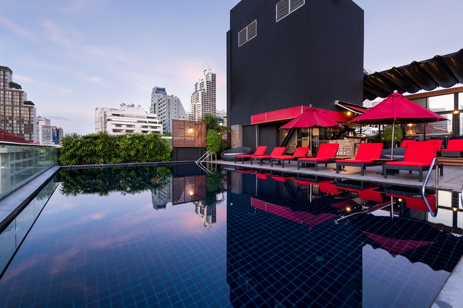 Thailand Bangkok Hotel Maitria Mode Sukhumvit 15 Zwembed 1