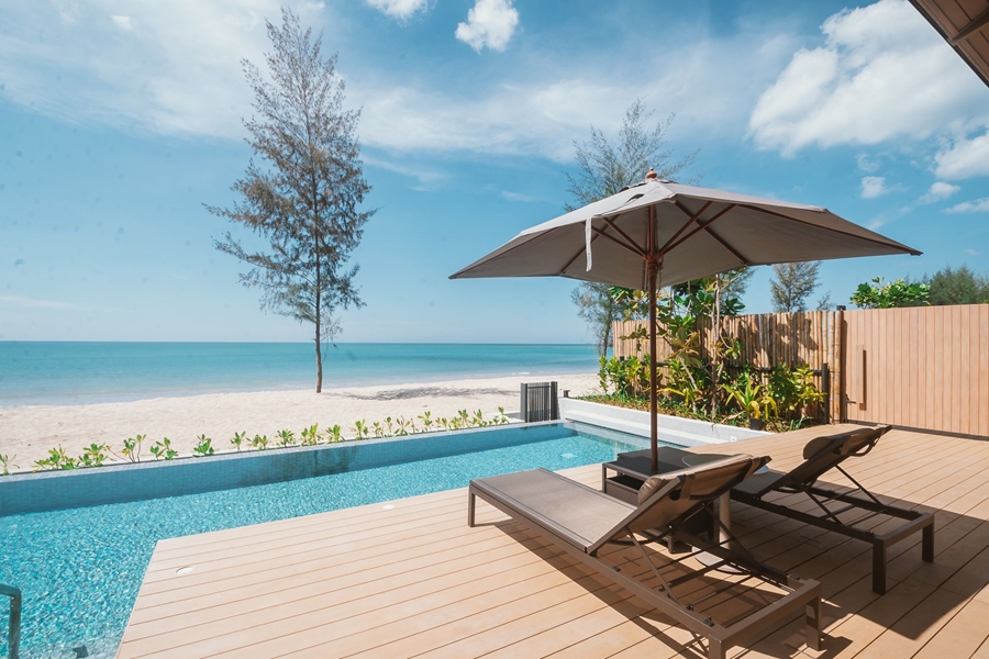 Thailand Khao Lak Pullman Resort Pool villa beach front 4