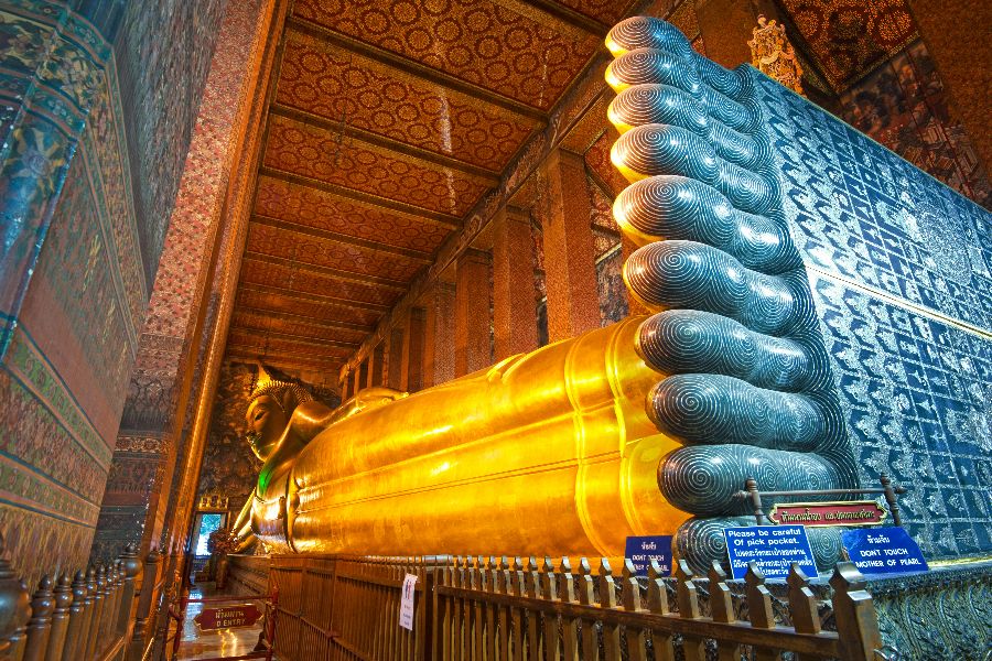 thailand bangkok wat pho liggende boeddha