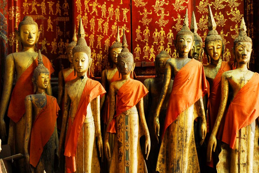 laos luang prabang wat xieng thong tempel boeddhabeelden