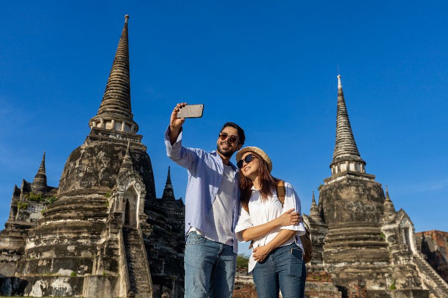 thailand ayutthaya wat phra si sanphet selfie