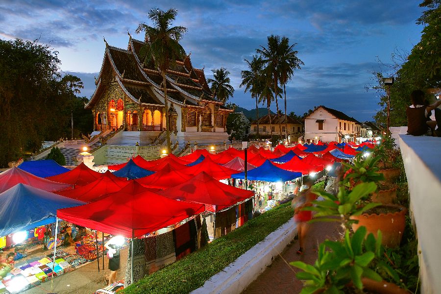 laos luang prabang night market avondmarkt