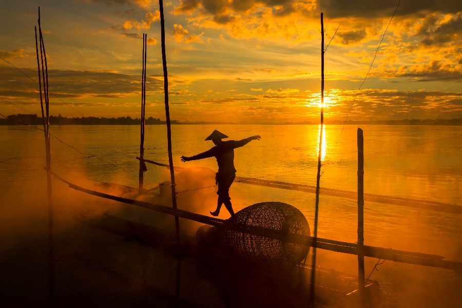 laos mekong visser zonsondergang