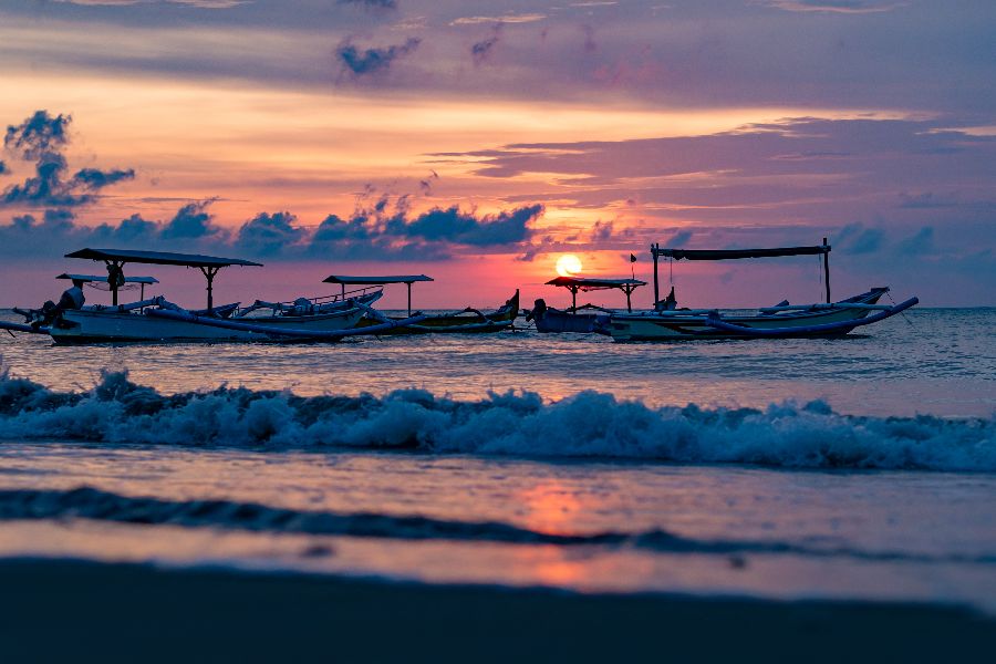 indonesie bali sanur zonsondergang boten