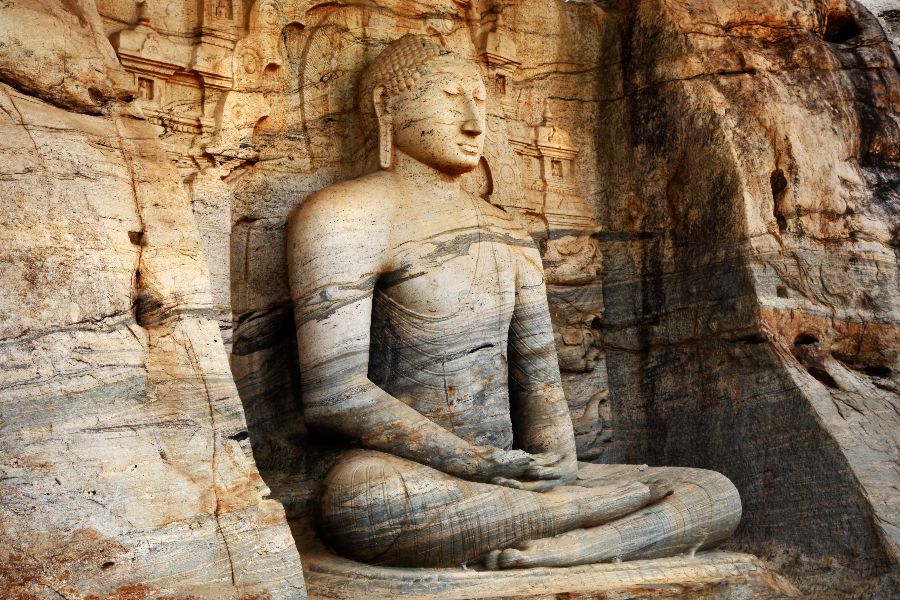 sri lanka polonnaruwa boeddhabeeld