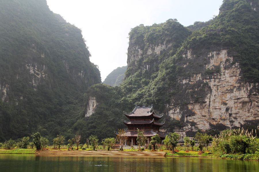 vietnam noord vietnam ninh binh hoa lu tempels