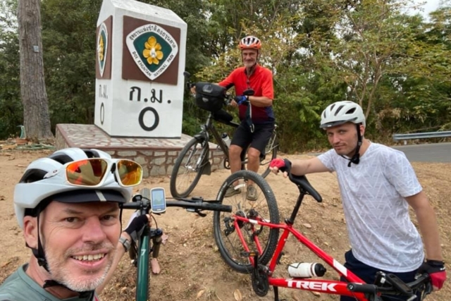 Roeland en Michel op de fiets door Noord-Thailand