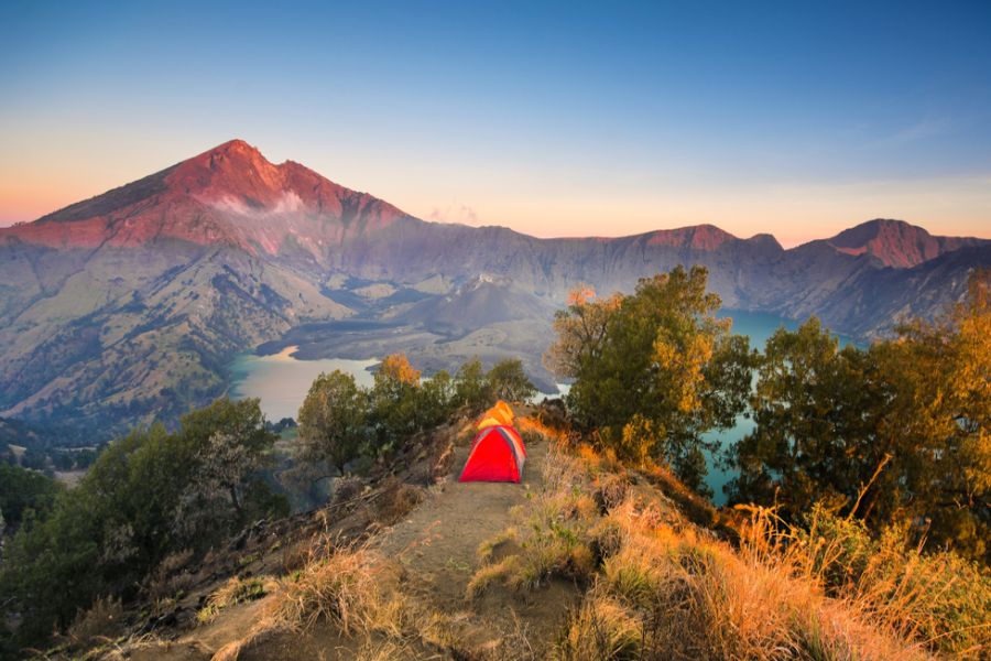 indonesie lombok mount rinjani krater zicht vanaf senaru rim