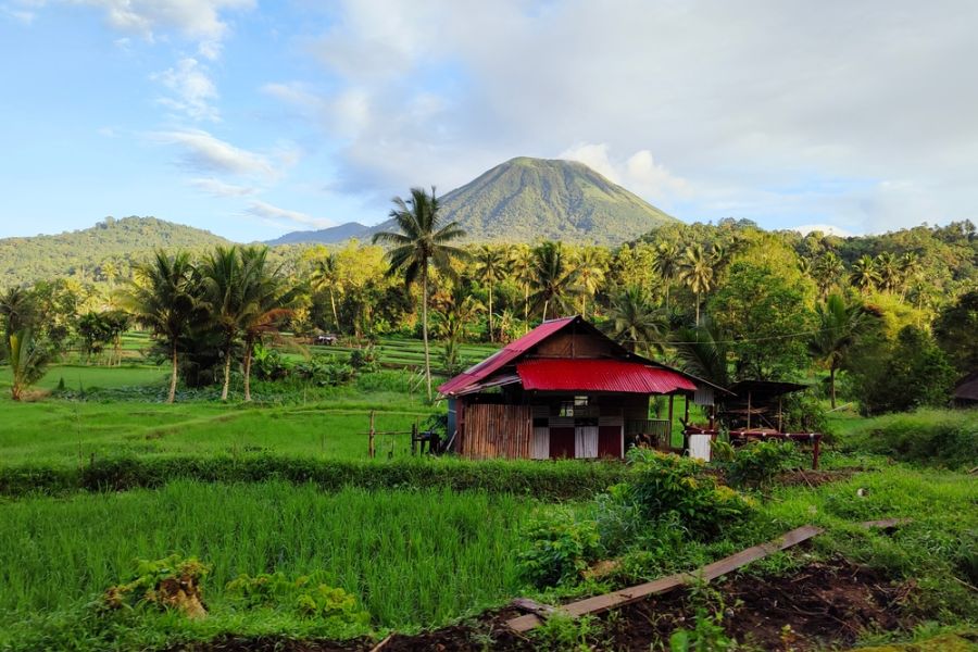 indonesie sulawesi tomohon gunung lokon vulkaan