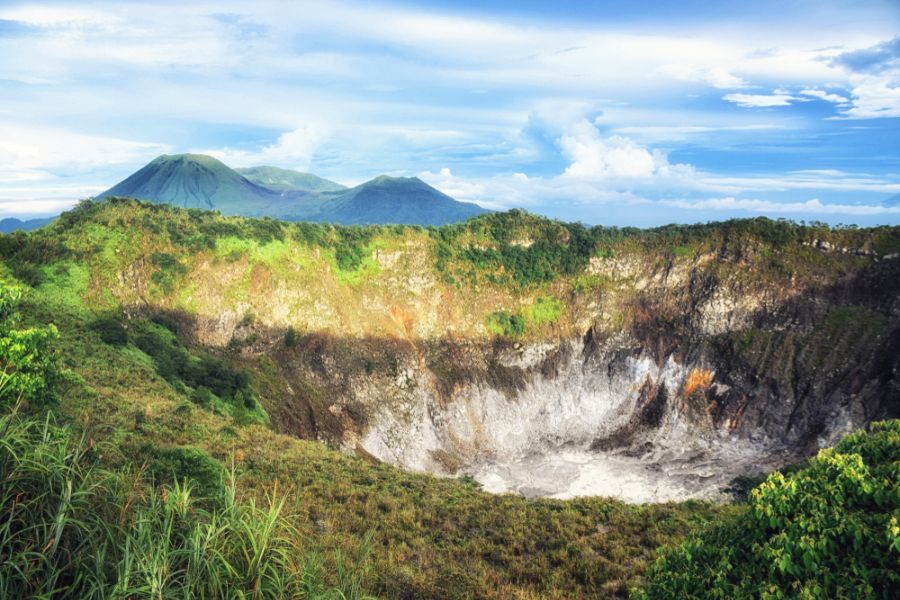 indonesie sulawesi tomohon gunung mahawu vulkaan krater