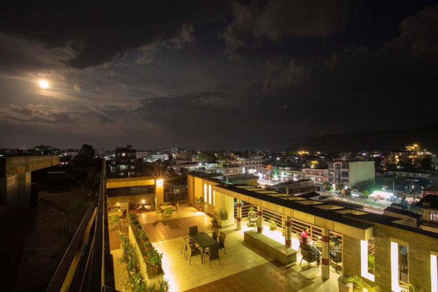 nepal pokhara hotel lake paradise 2276