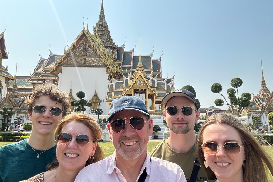 Pieter van Rossum en familie in Bangkok