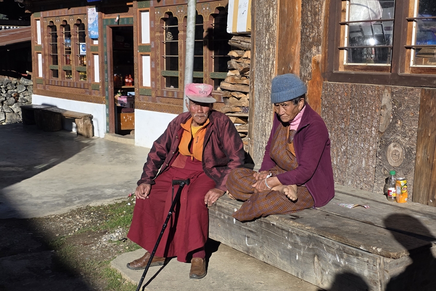 Locals in Probjikha Valley