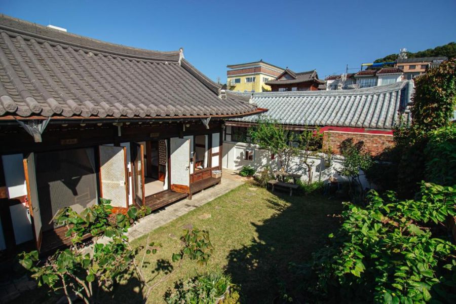 Eosahwa Hanok