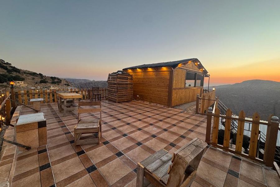 Dana Tower Hotel