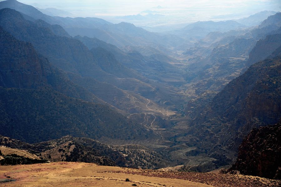 Uitzicht op Great Rift Valley vanaf de Koningsweg (KIng's Highway)