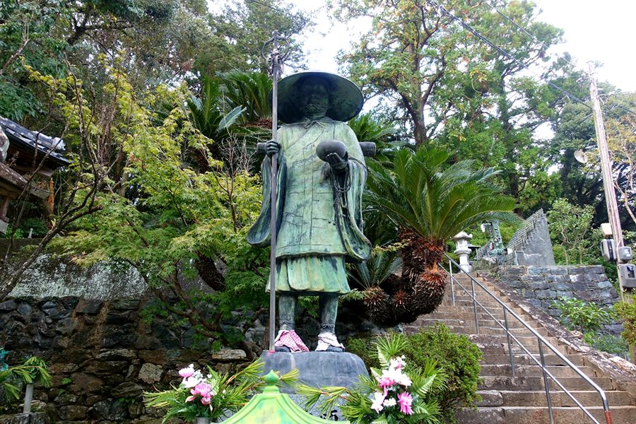 De monnik Kobo Daishi is de geestelijk vader van de Shikoku Henro pelgrimstocht