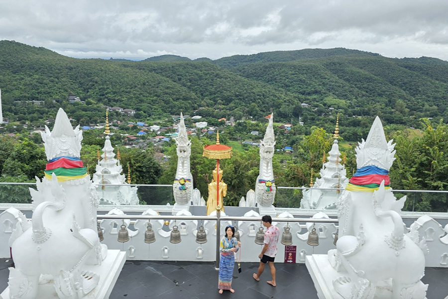 E-bike Fietstour Chiang Mai: Doi Lom Challenge & Ban Pong Tempel