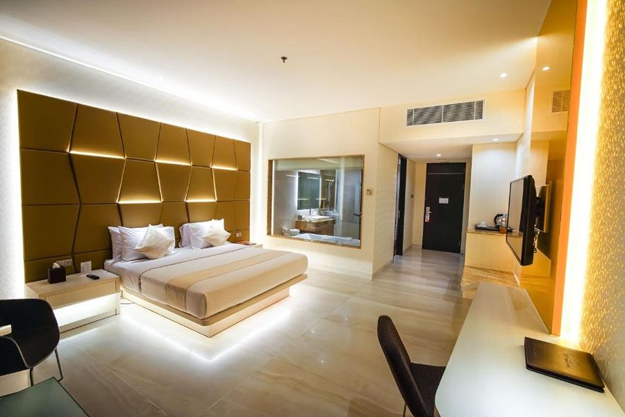 FM7 Airport Hotel