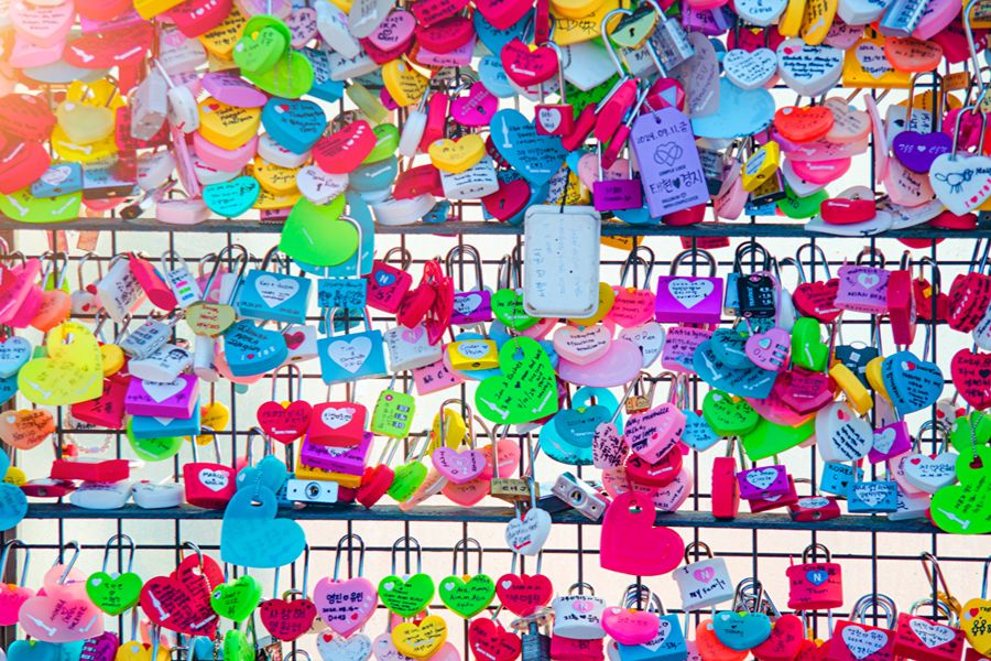 Slotjes bij de Namsan Tower