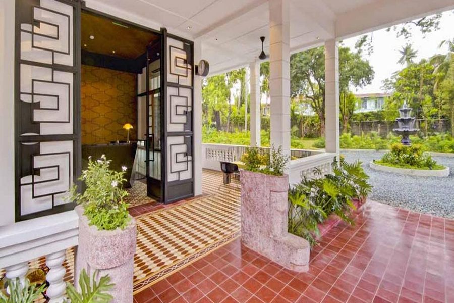 The Henry Hotel Manila
